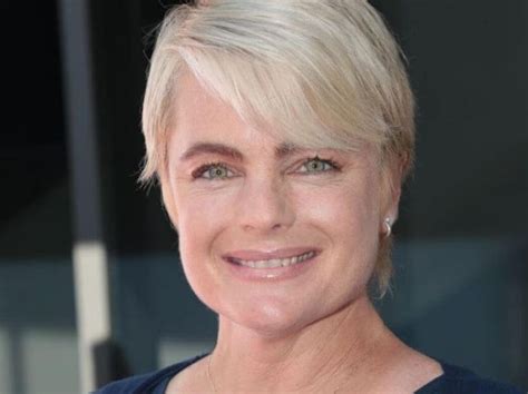 erika eleniak age|Erika Eleniak Bio， Wiki， Age， Height， Family， Husband，。